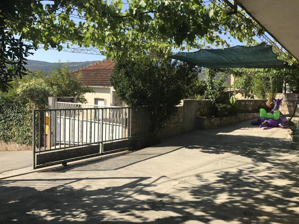 Apartments By The Sea Marina, Trogir - 14191 外观 照片