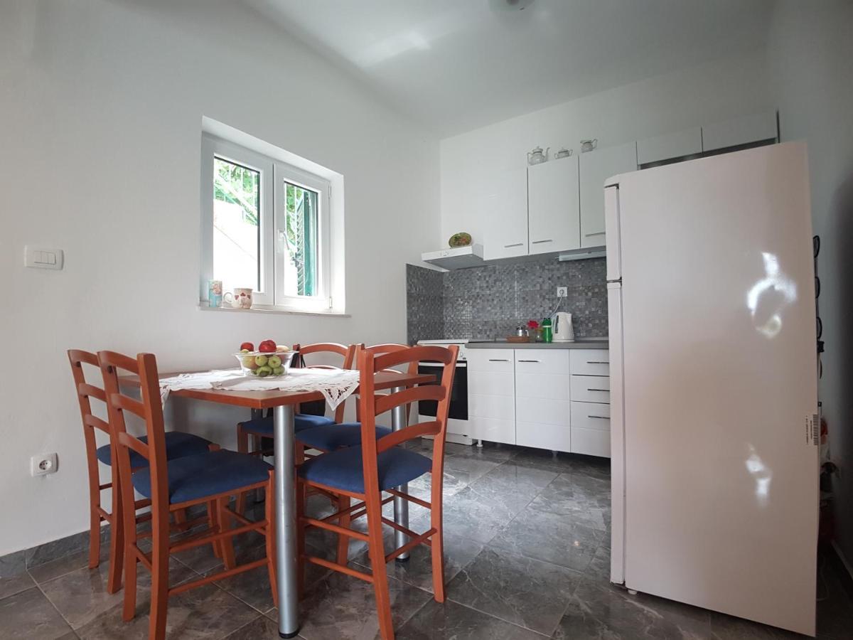 Apartments By The Sea Marina, Trogir - 14191 外观 照片